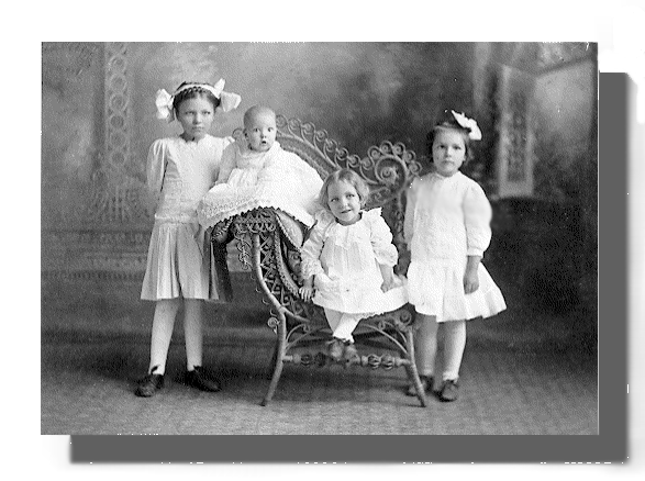 Left to Right: Effie, Roscoe, Hallie, and Hazel Riddell, children of Elisha and Ada Winkler Riddell